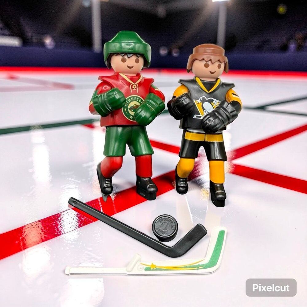 Playmobil Hockey Wild & Penguins Players Puck Sticks + Plastic Rink Walls A74